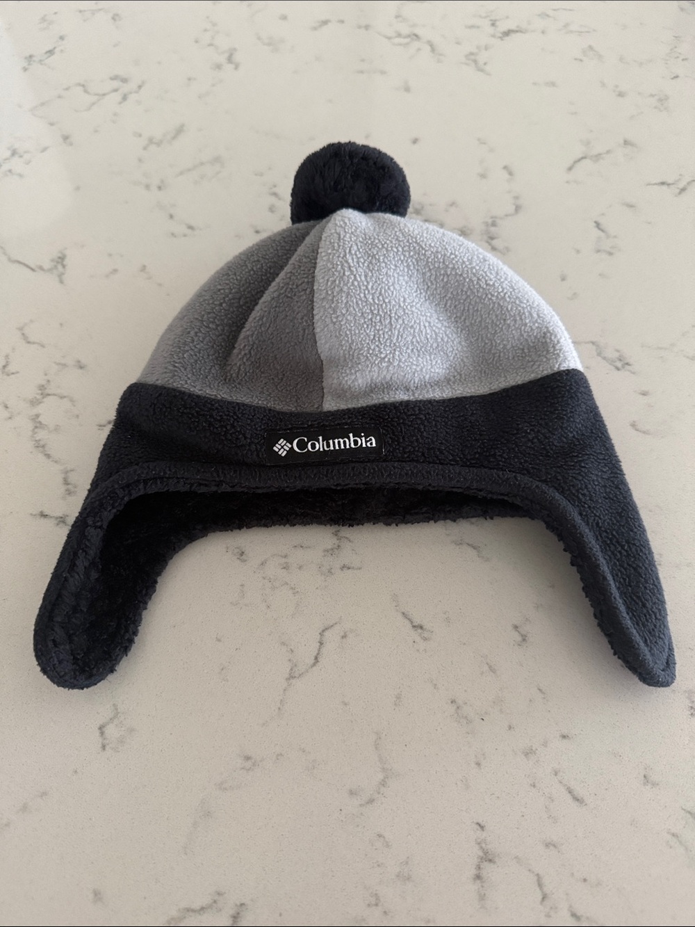 COLUMBIA youth Omni-Heat Frosty Trail earflap beanie black/gray with ball